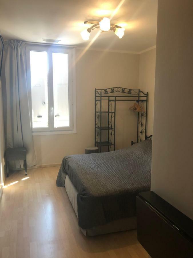 Hotel Le Lys D'Or Vauvert Dış mekan fotoğraf