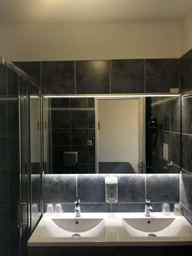 Hotel Le Lys D'Or Vauvert Dış mekan fotoğraf